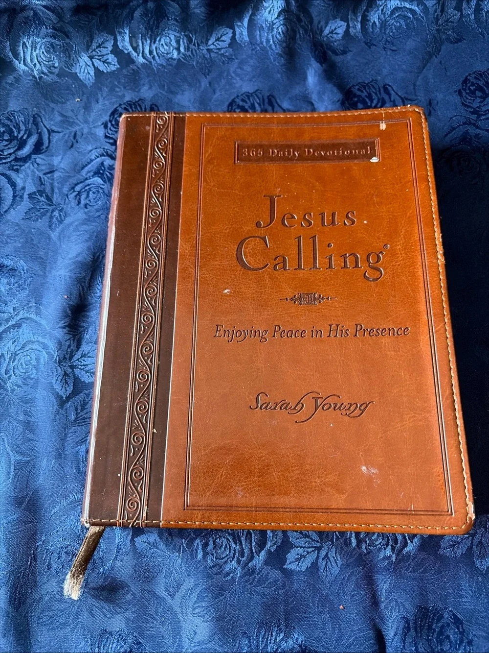Jesus Calling 365 Daily Devotional — Brown Faux Leather Cover